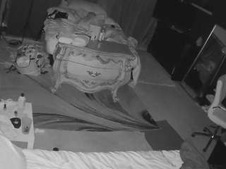 voyeurcam-baileybase-room