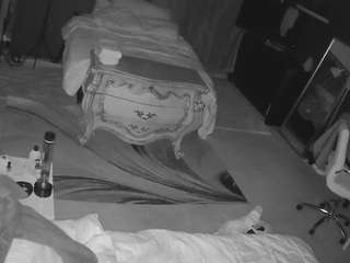 voyeurcam-baileybase-room