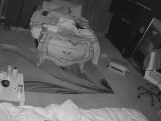 voyeurcam-baileybase-room