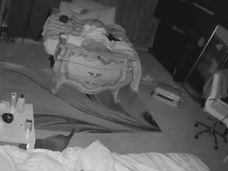 voyeurcam-baileybase-room