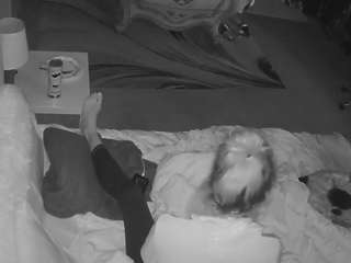 voyeurcam-baileybase-room 1 live webcam