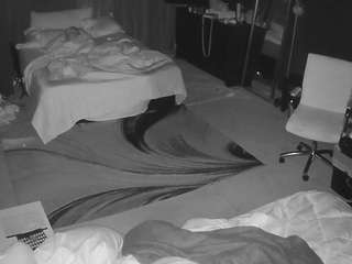 voyeurcam-baileybase-room