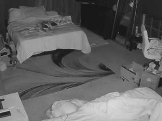 voyeurcam-baileybase-room