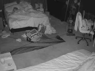 voyeurcam-baileybase-room