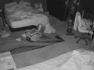 voyeurcam-baileybase-room