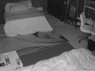 voyeurcam-baileybase-room