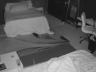 voyeurcam-baileybase-room