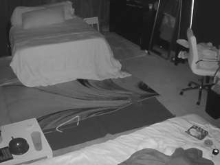 voyeurcam-baileybase-room