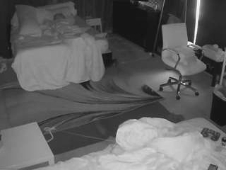 Live stream of voyeurcam-baileybase-room