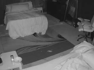 voyeurcam-baileybase-room