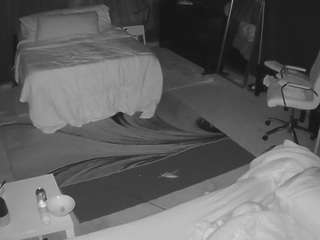 voyeurcam-baileybase-room