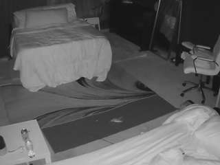 voyeurcam-baileybase-room