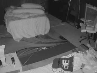 voyeurcam-baileybase-room