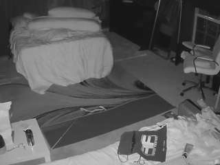 voyeurcam-baileybase-room
