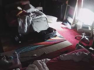 This model is live right now. voyeurcam-baileybase-room