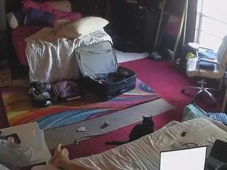 यह मॉडल अभी लाइव है. voyeurcam-baileybase-room