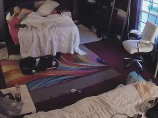 Dieses Model ist jetzt live. voyeurcam-baileybase-room