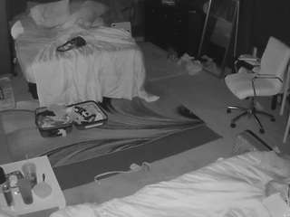 Acest model este live acum. voyeurcam-baileybase-room