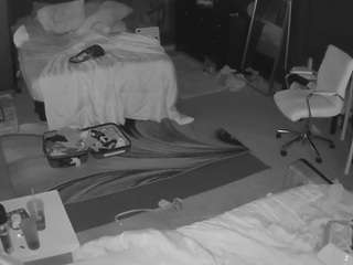 Dieses Model ist jetzt live. voyeurcam-baileybase-room