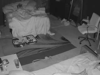 Bu model şu anda canlı. voyeurcam-baileybase-room