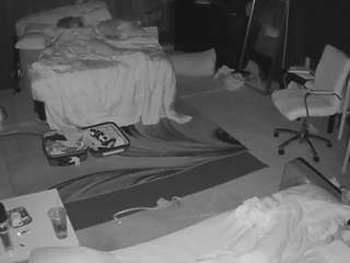 Mẫu này đang trực tiếp. voyeurcam-baileybase-room