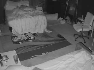 voyeurcam-baileybase-room