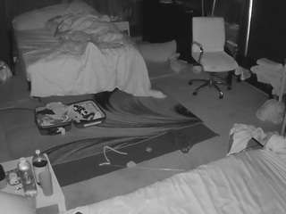voyeurcam-baileybase-room