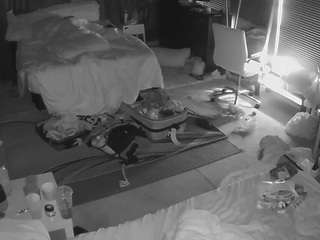 voyeurcam-baileybase-room
