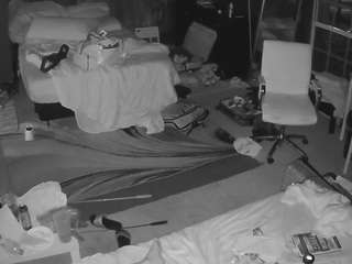 voyeurcam-baileybase-room