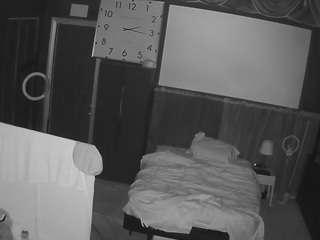 voyeurcam-baileybase-room