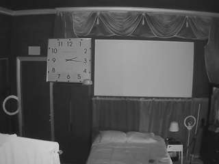 voyeurcam-baileybase-room