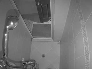 voyeurcam-baileybase-shower