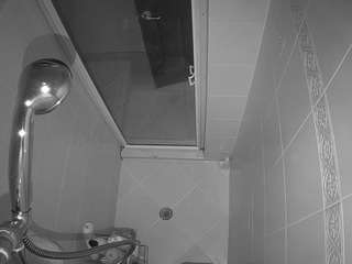 voyeurcam-baileybase-shower