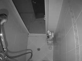 voyeurcam-baileybase-shower