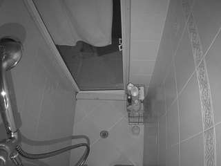 voyeurcam-baileybase-shower
