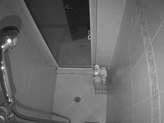  voyeurcam-baileybase-shower chat room