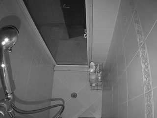 voyeurcam-baileybase-shower
