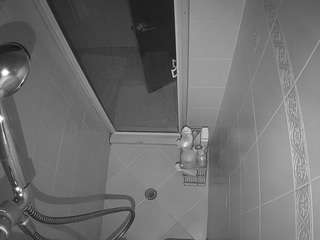 voyeurcam-baileybase-shower