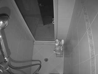 voyeurcam-baileybase-shower