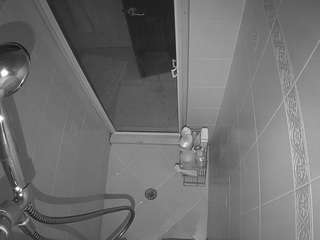 voyeurcam-baileybase-shower