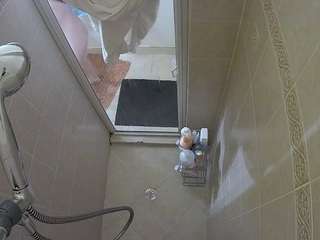 voyeurcam-baileybase-shower Thumb Image