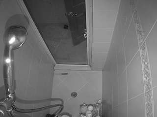 voyeurcam-baileybase-shower