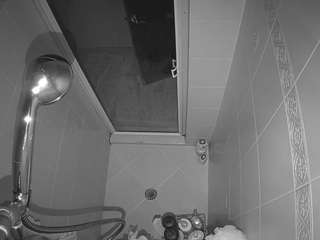 voyeurcam-baileybase-shower