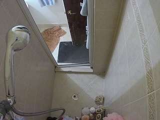 voyeurcam-baileybase-shower