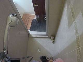 voyeurcam-baileybase-shower