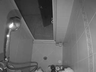 voyeurcam-baileybase-shower