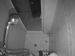 voyeurcam-baileybase-shower camsoda