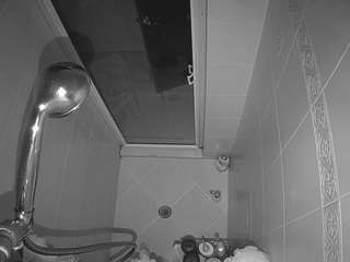 voyeurcam-baileybase-shower