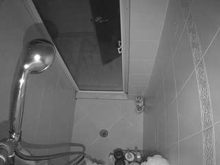voyeurcam-baileybase-shower camsoda