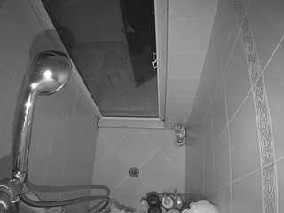voyeurcam-baileybase-shower camsoda